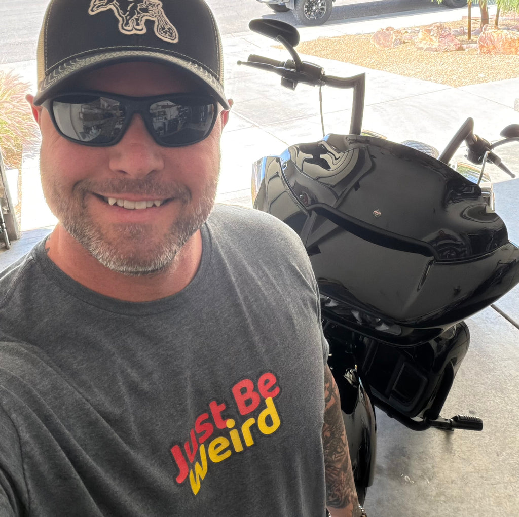 🖤 Just Be Weird – OG T-Shirt