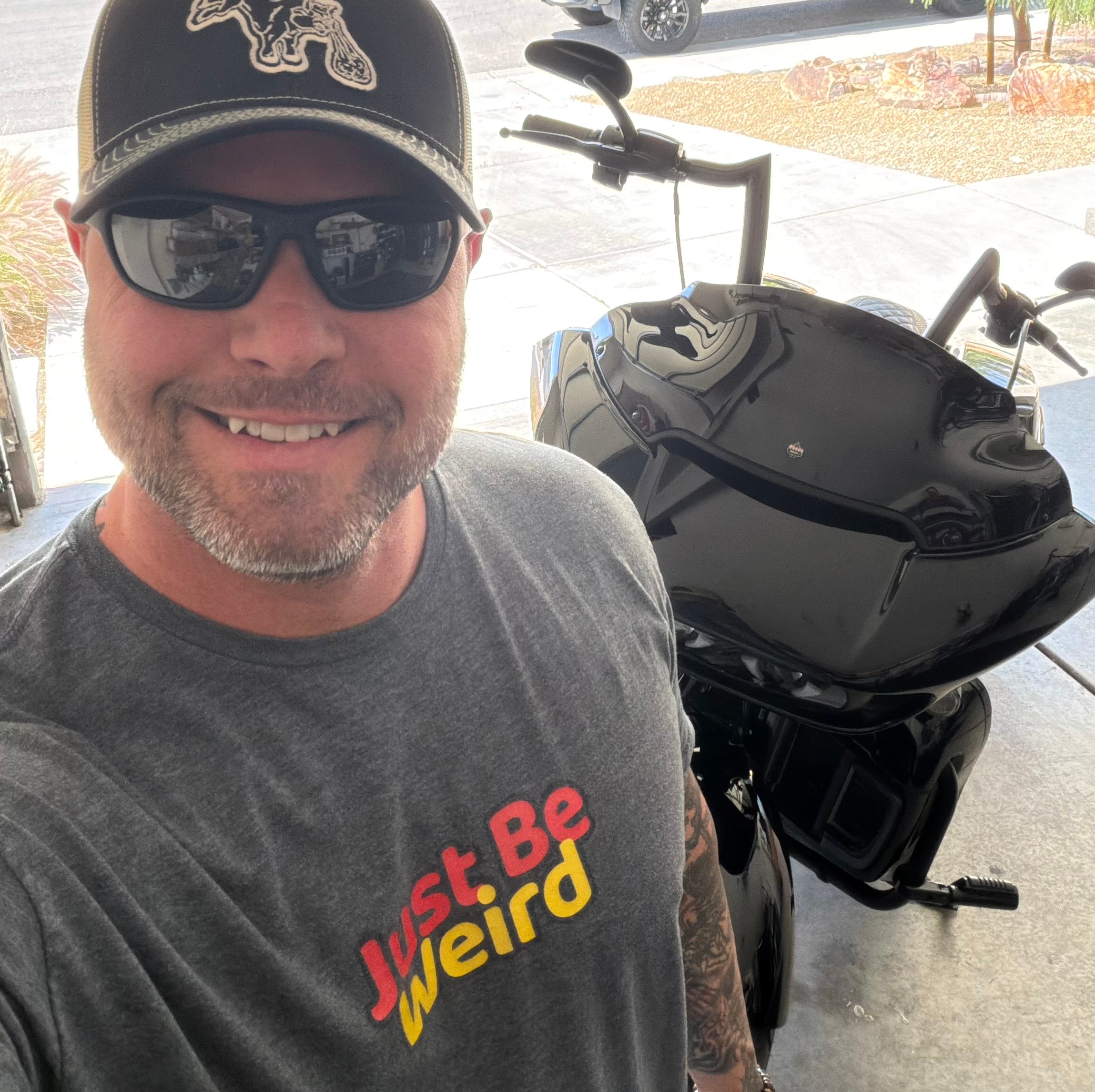 🖤 Just Be Weird – OG T-Shirt